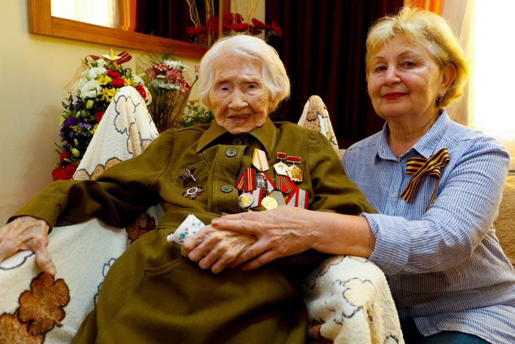  98 yaşındaki Rus savaş kahramanı, madalyalarından ayrılmıyor G3