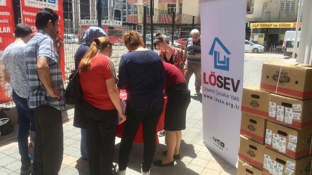 LÖSEV’den hastalara 150 et kolisi