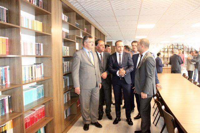 Van’da ‘Ahali Kütüphanesi’ açıldı