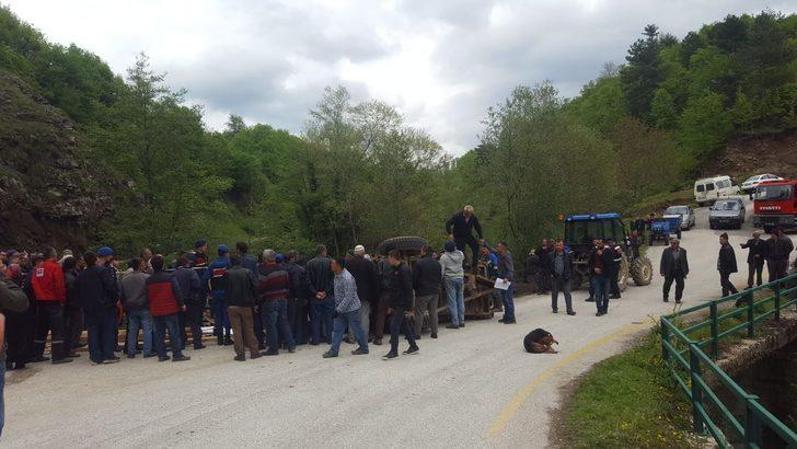  Köprüden geçen traktör devrildi: 1 ölü, 2 yaralı G2