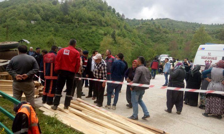  Köprüden geçen traktör devrildi: 1 ölü, 2 yaralı G1