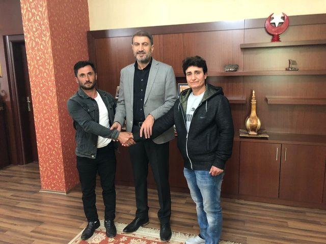 Darp iddiasında kadın &ouml;z&uuml;r diledi, aile başkan aracılığıyla barıştı 1