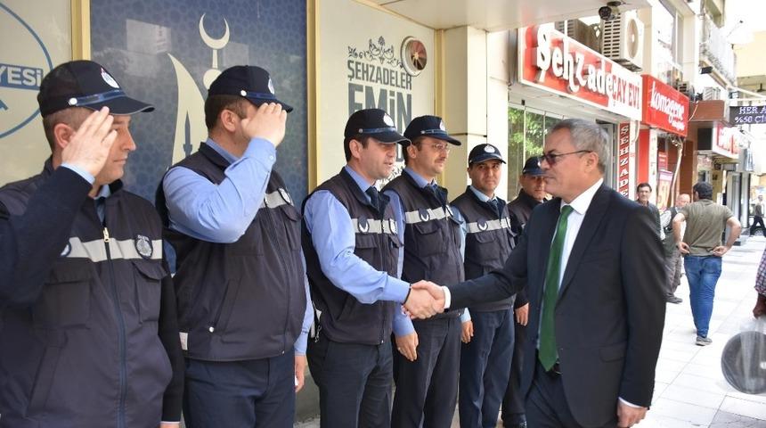 Vali Deniz&rsquo;den Başkan &Ccedil;elik&rsquo;e tebrik ziyareti