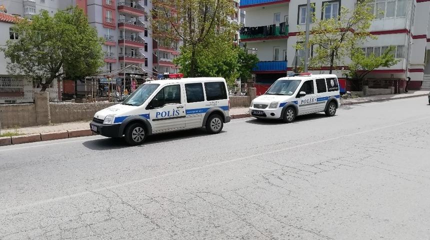 Kontrolünü Kaybeden Araç Odunlara Çarparak Durabildi