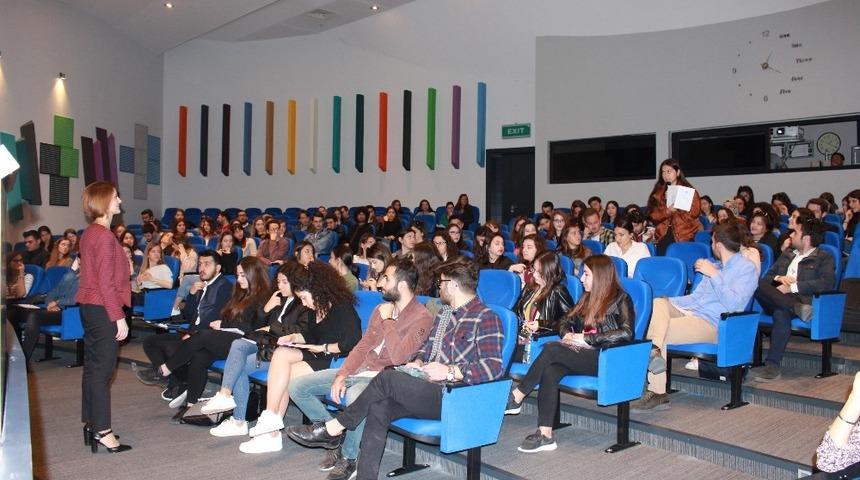 HUGO BOSS İzmir, Future Summit&rsquo;te 200 &ouml;ğrenci ile buluştu