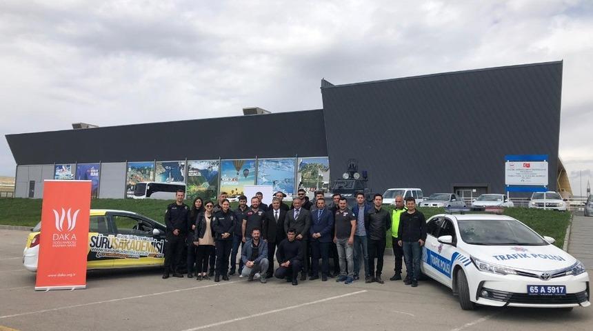Van İl Emniyet Müdürlüğü personeline ‘İleri Sürüş Teknikleri’ eğitimi