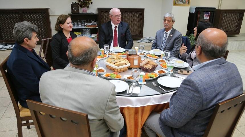 Başkan Kurt muhtarlarla bir araya geldi