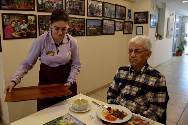 Tepebaşı Belediyesi engellilerin hayatına dokunmaya devam ediyor