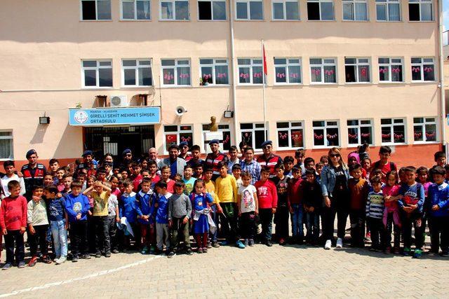 Alaşehir'de, öğrencilere jandarmadan trafik eğitimi