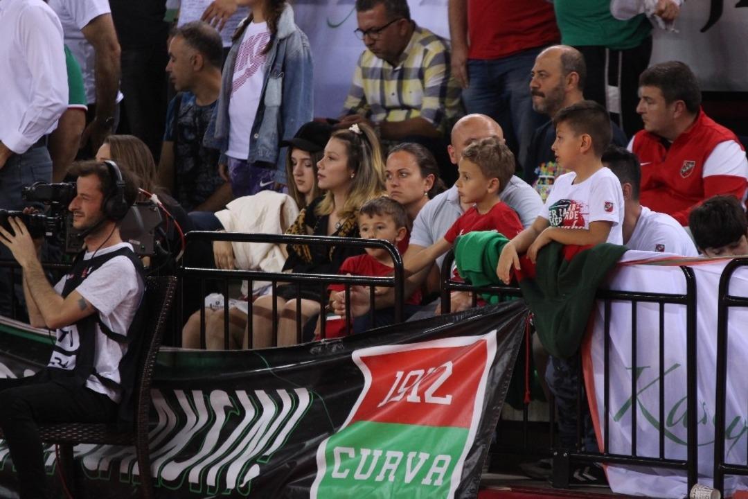 Tahincioğlu Basketbol S&uuml;per Ligi: Pınar Karşıyaka: 66 - Anadolu Efes: 99