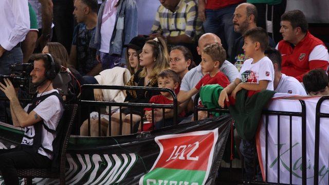 Tahincioğlu Basketbol Süper Ligi: Pınar Karşıyaka: 66 - Anadolu Efes: 99