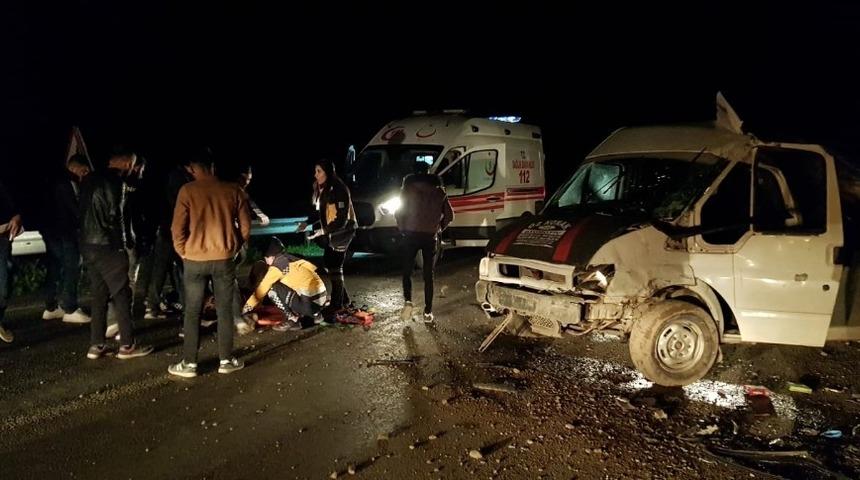 Hakkari&rsquo;de trafik kazası:2 yaralı