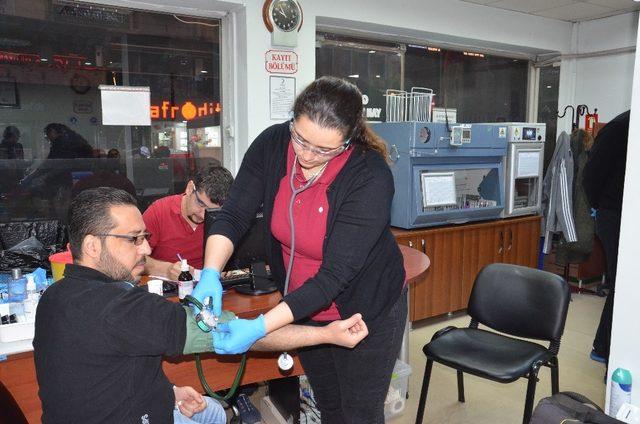 Suriyelilerden Kızılay’a kan bağışı