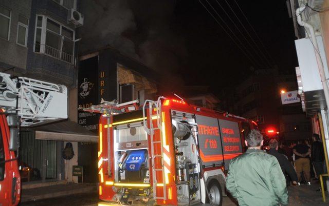 Bafra’da iş yerinde çıkan yangın korku dolu dakikalar yaşattı