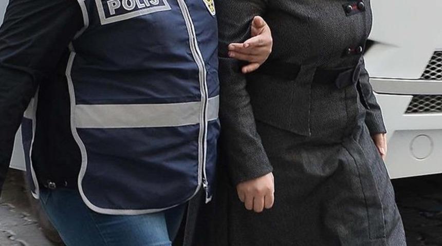 Kaza sonrası hakaretler yağdıran kadın g&ouml;zaltına alındı