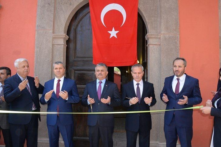 Tarihi Kayabey Camisi ibadete açıldı G1