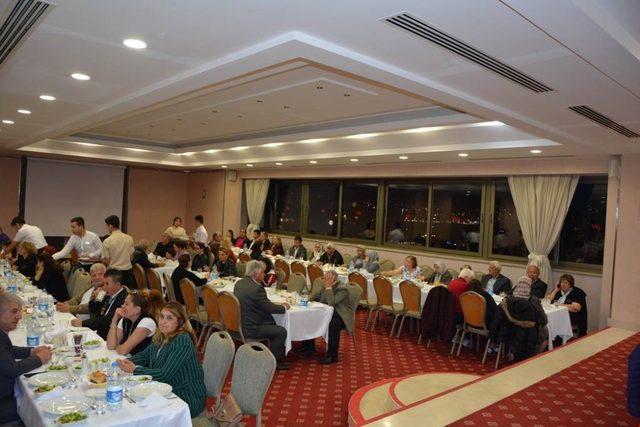 Kuşadası’nda şehit aileleri ve gaziler onuruna iftar yemeği