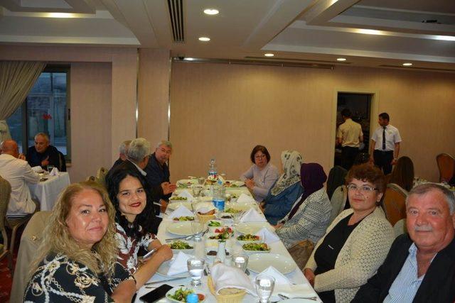 Kuşadası’nda şehit aileleri ve gaziler onuruna iftar yemeği