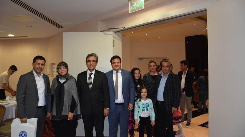 Kuşadası&rsquo;nda şehit aileleri ve gaziler onuruna iftar yemeği