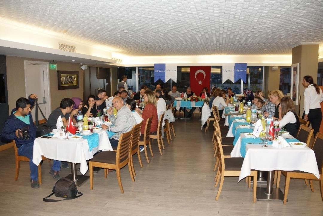 Yavuzlar İnşaat şehit ailelerine iftar yemeği verdi