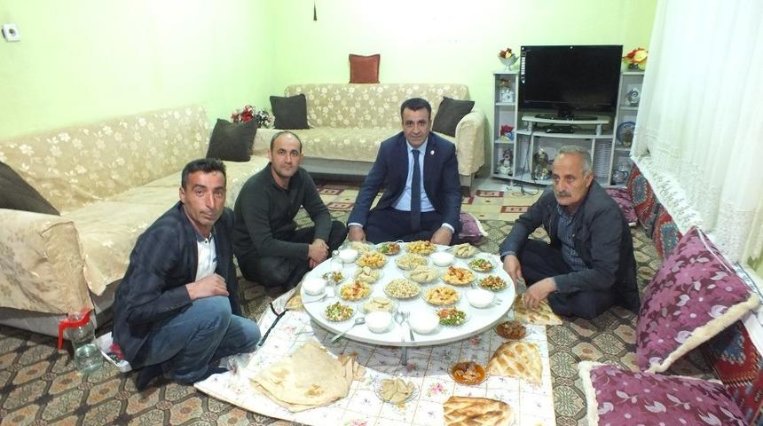 Başkan Kılı&ccedil;, &ccedil;ift&ccedil;ilerle iftar a&ccedil;tı