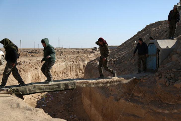 ABD, YPG'ye zırhlı araç gönderdi G4