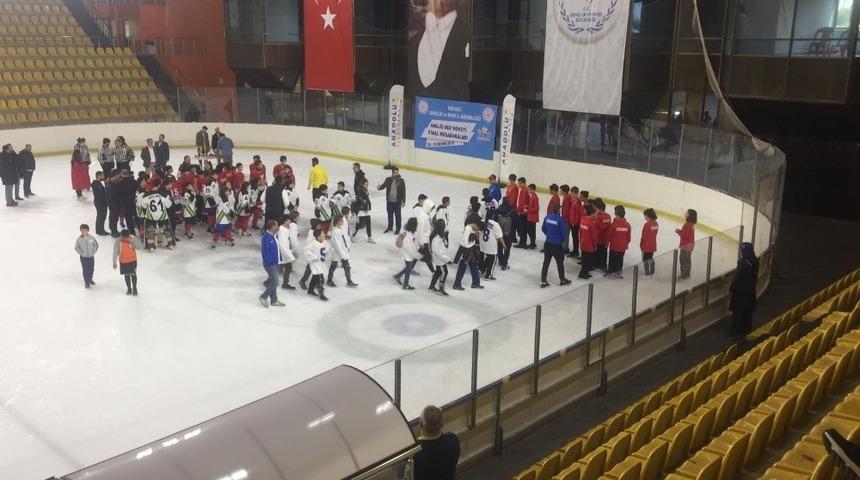 Buz Hokeyi Analig&rsquo;de Kayseri Takımı T&uuml;rkiye D&ouml;rd&uuml;nc&uuml;s&uuml; Oldu