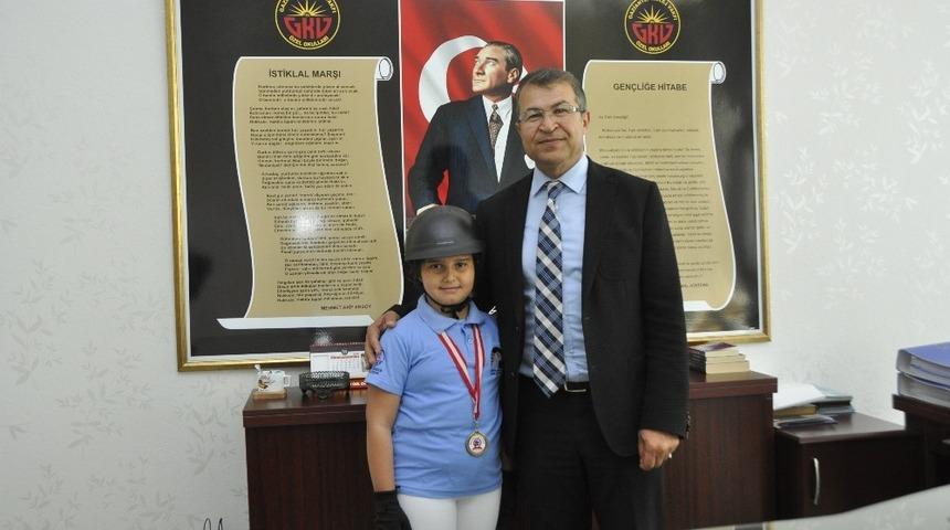 GKV’li Beril Dörtkol’un binicilik başarısı