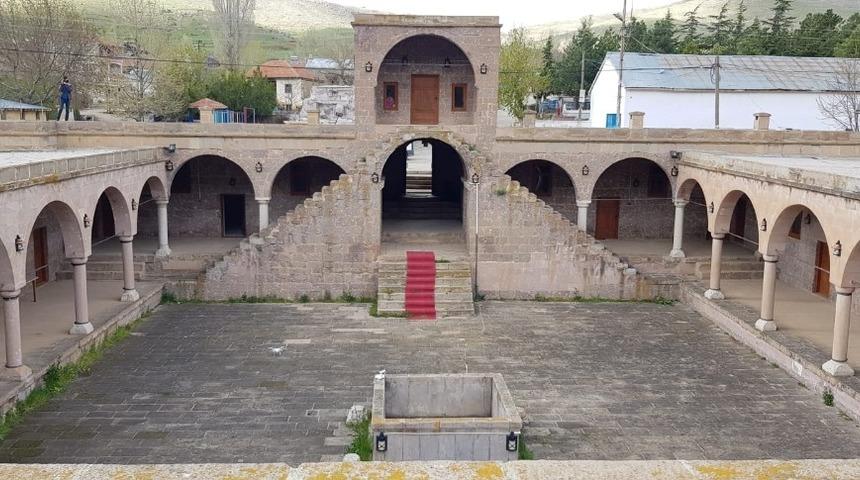 Develi&rsquo;deki Osmanlı&rsquo;ya ait tek eser Hamidiye Medresesi