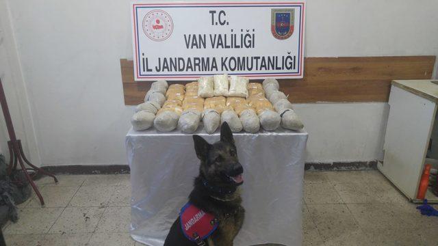 İran sınırında 43 kilo 200 gram eroin ele geçirdi