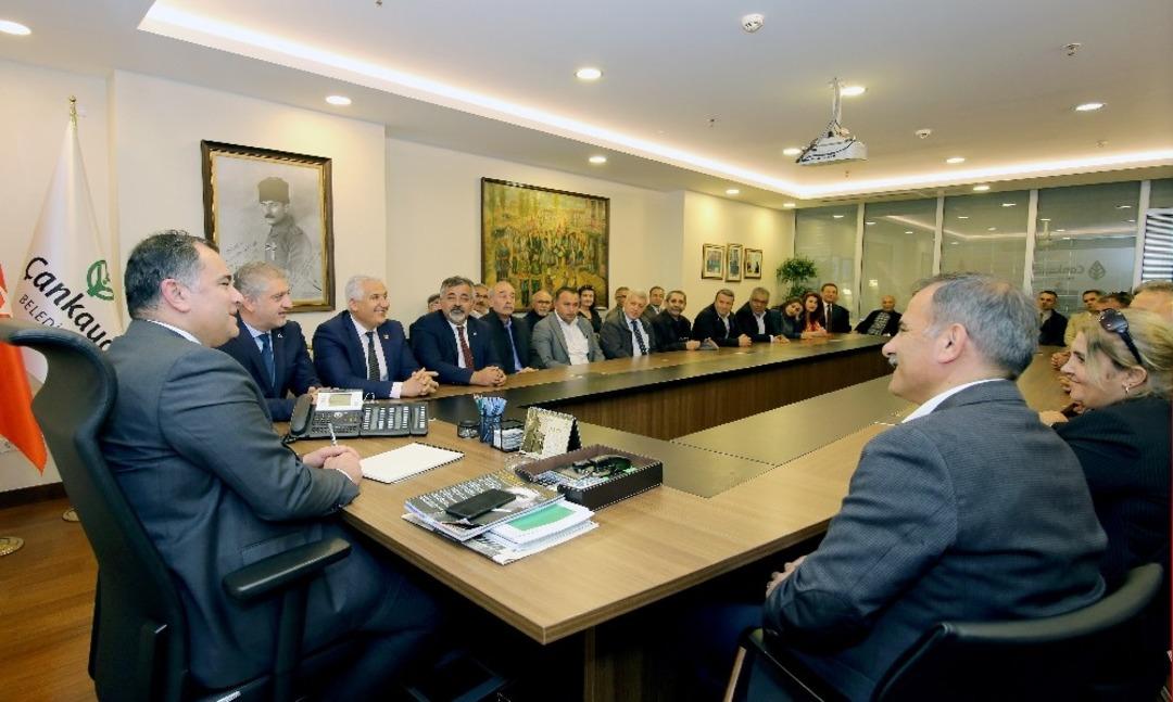 Sivil toplum kuruluşlarından Taşdelen&rsquo;e tebrik ziyareti