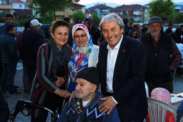 Osmaneli’nde iftar programı düzenlendi