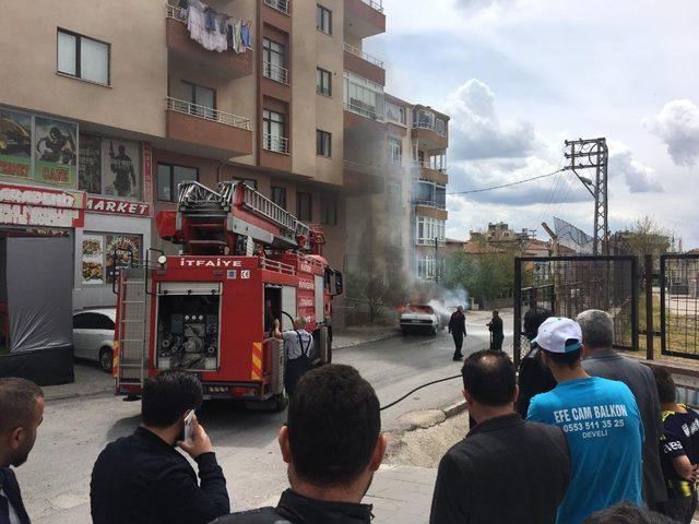 Seyir halindeki araç alev aldı