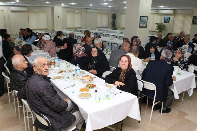 Alan, Gaziler ve huzurevi sakinleri ile iftarda buluştu