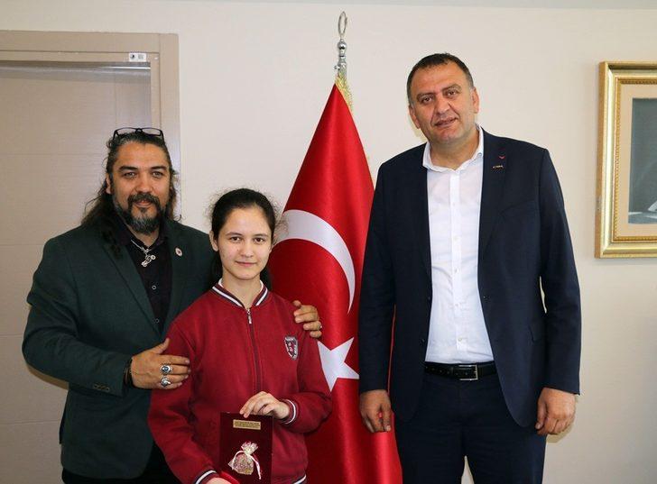 Kartal Belediyesi Sanat Akademisi öğrencisine ödül G4