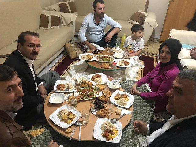 AK Parti’li Kırkpınar’dan çat kapı iftar ziyareti