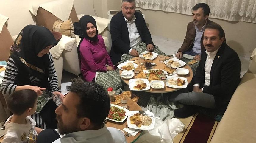 AK Parti’li Kırkpınar’dan çat kapı iftar ziyareti