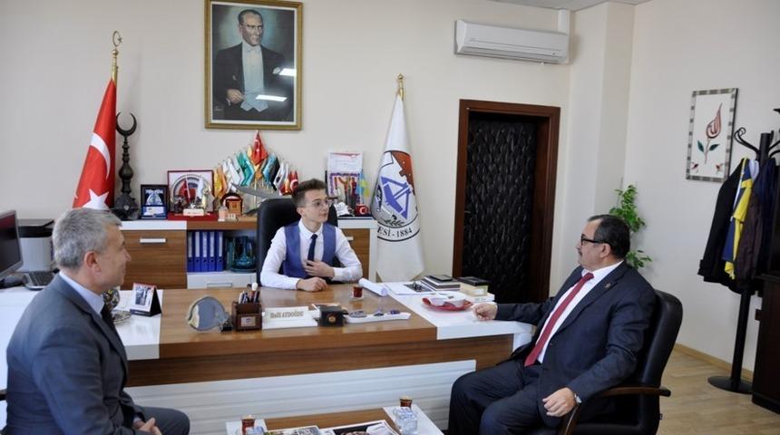 Bir g&uuml;nl&uuml;ğ&uuml;ne belediye başkanı oldu