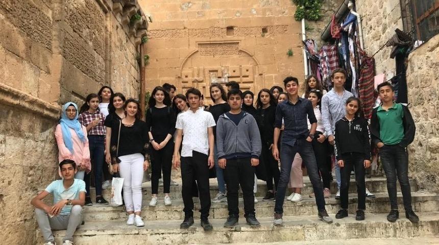 Cizre’de lise öğrencilerine yönelik meslek tanıtımı gezisi düzenlendi