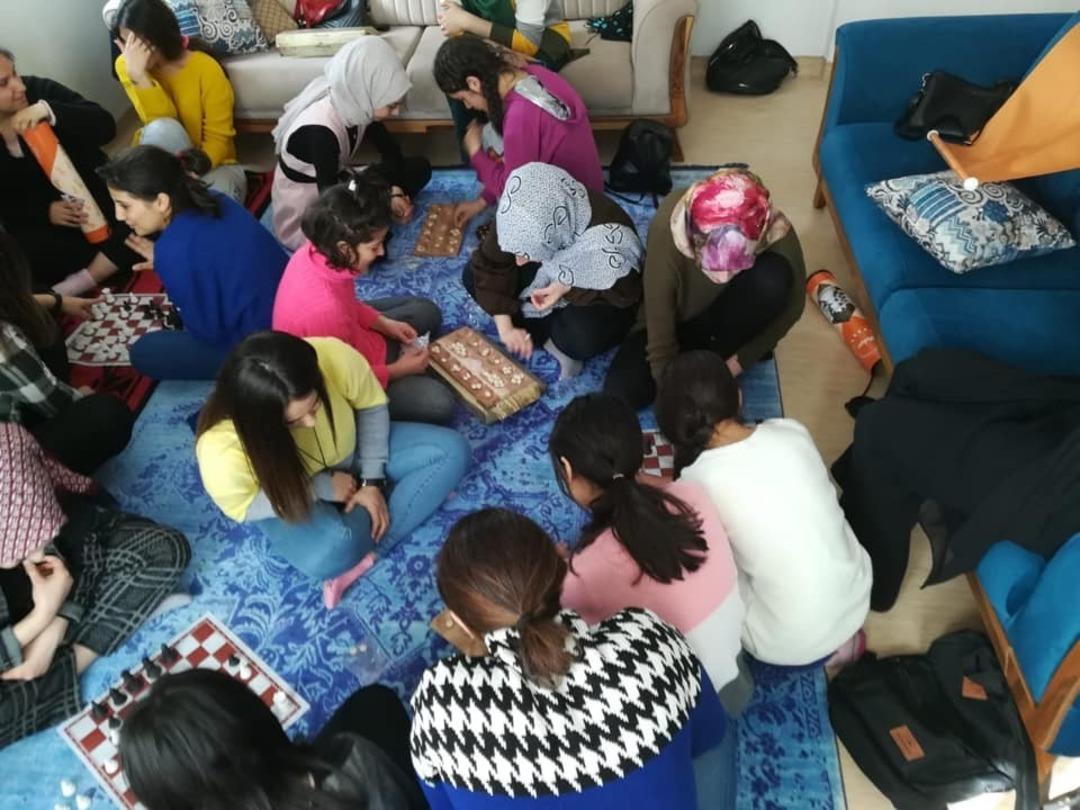 KADEM &ccedil;ocukları yalnız bırakmıyor