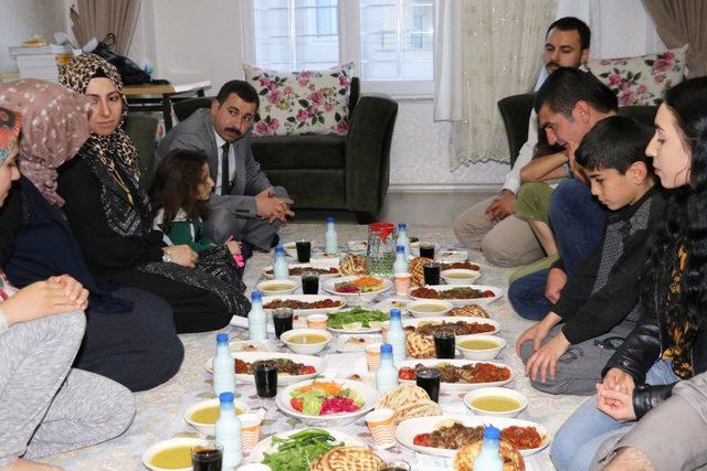 Baydilli vatandaşlarla iftarını açtı