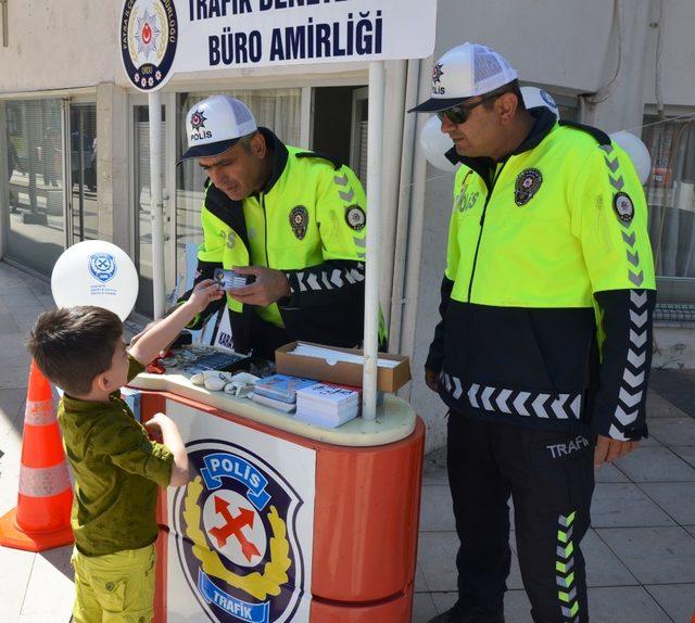 Trafik standı açtılar