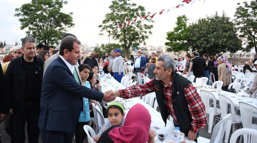 Se&ccedil;er, Toroslar&rsquo;daki iftar sofrasında vatandaşlarla bir araya geldi