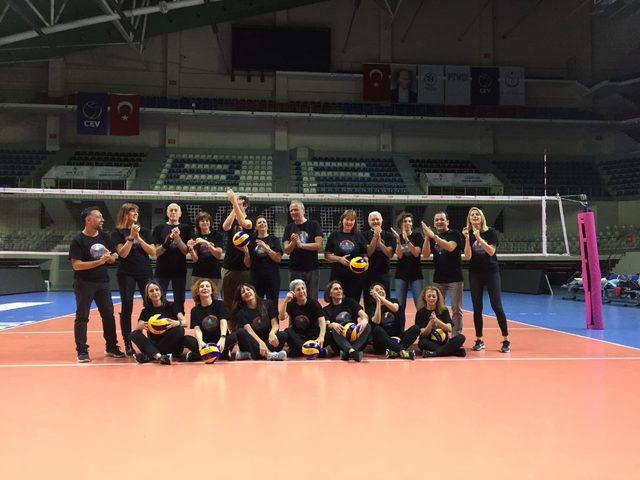 Voleybola gönül vermiş 712 kişi, 5 ciltlik dev bir ansiklopedide buluşuyor