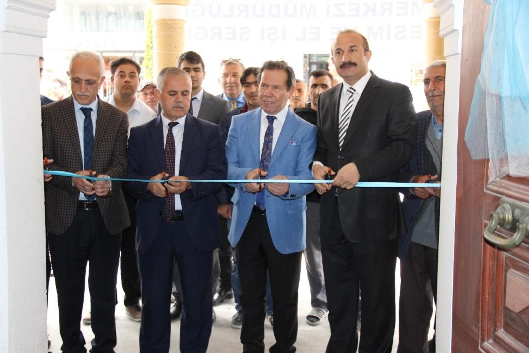 Engellilerin yaptığı eserler sergileniyor