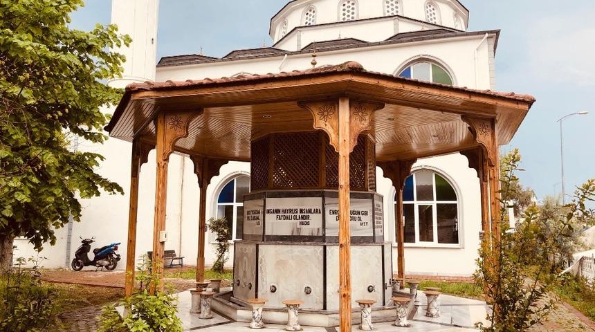 Abdest alırken parasını çaldılar