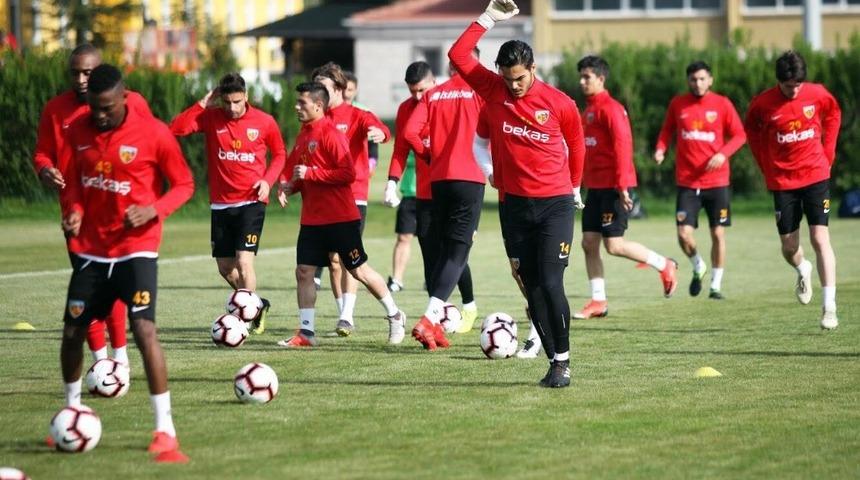 Kayserispor’da Mensah seferberliği