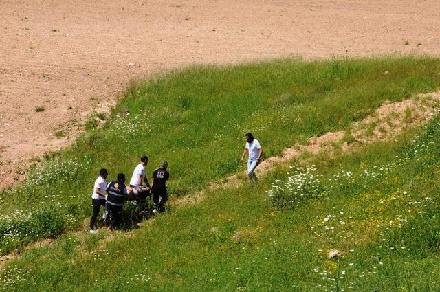 Cizre’de otomobil şarampole yuvarlandı: 1 polis yaralı