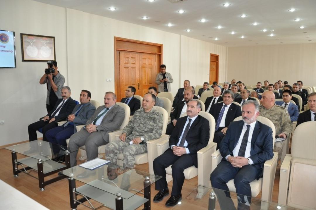 Kars&rsquo;ta bağımlılıkla m&uuml;cadele toplantısı yapıldı