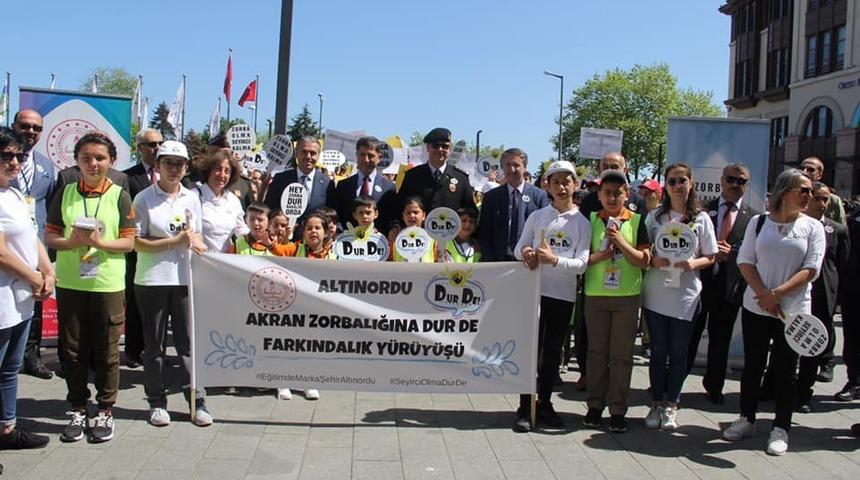 Altınordu&rsquo;da &lsquo;akran zorbalığına dur de&rsquo; y&uuml;r&uuml;y&uuml;ş&uuml;